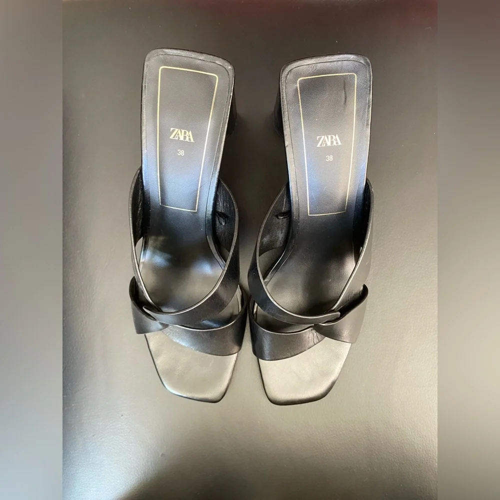 New black shoes , Zara - Picture 2 of 4